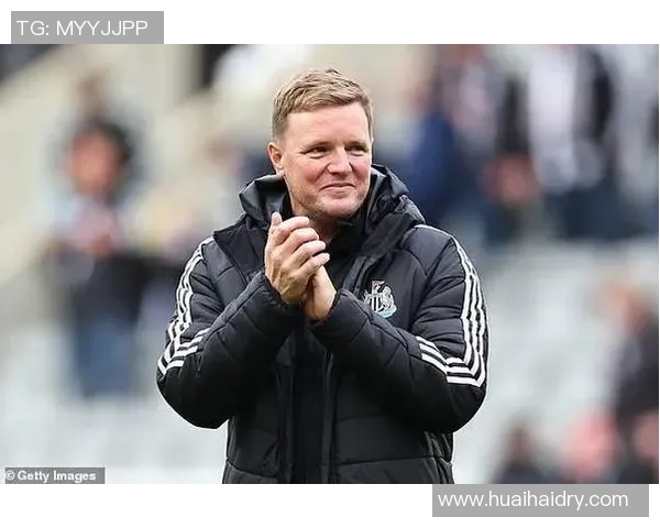 恶作剧足球明星化身老头挑战年轻球员引发热议